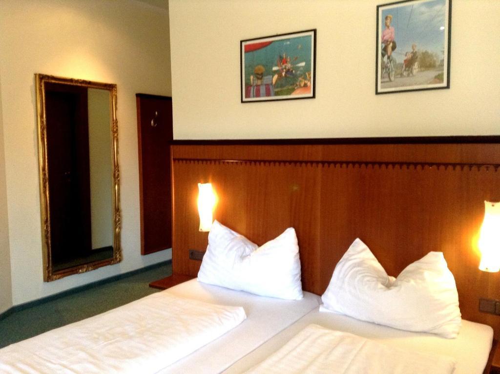 אשאך אן דר דונאו Hotel Gasthof Sonne מראה חיצוני תמונה