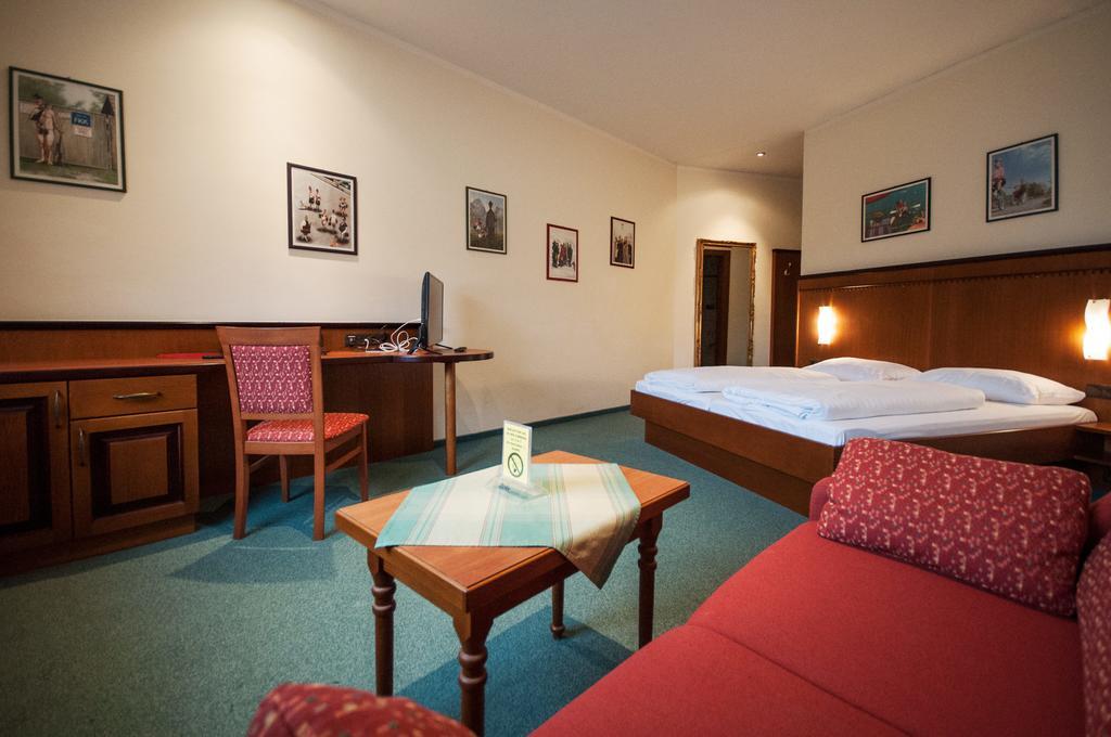 אשאך אן דר דונאו Hotel Gasthof Sonne מראה חיצוני תמונה