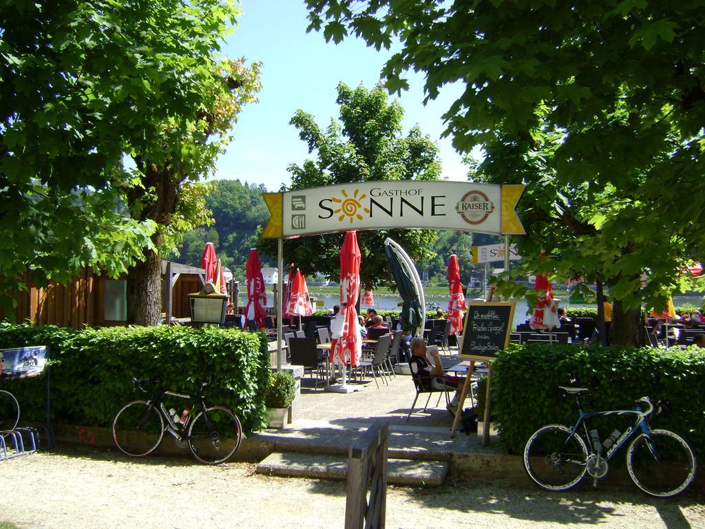 אשאך אן דר דונאו Hotel Gasthof Sonne מראה חיצוני תמונה